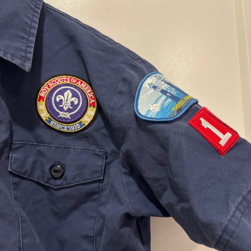 Boy Scouts of America Youth Medium Navy Blue Short Sleeve Uniform Shirt Patches